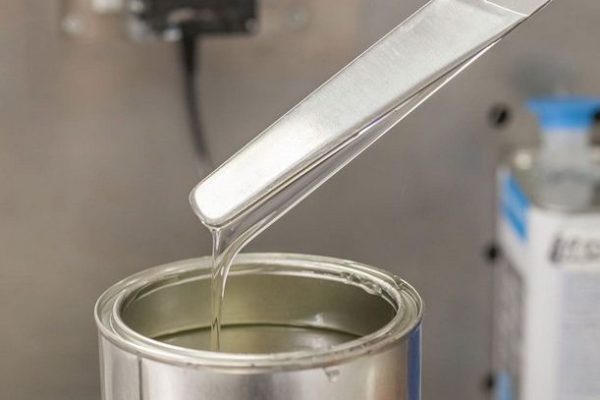 Epoxy thinner e1716902843434 | شرکت صنعتی و شیمیایی نوین آتش